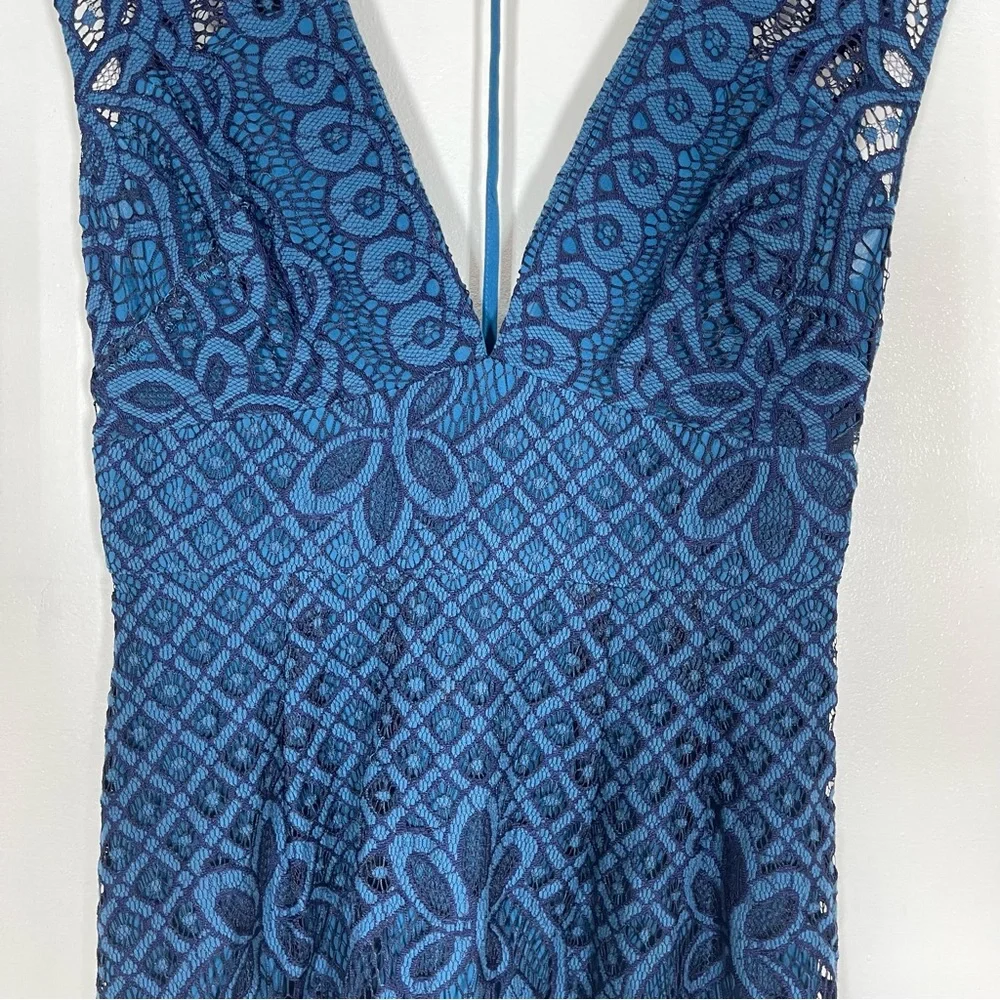 Free People One Million Lovers Lace Mini Dress V-Neckline Blue Sz 2 - Picture 7 of 16